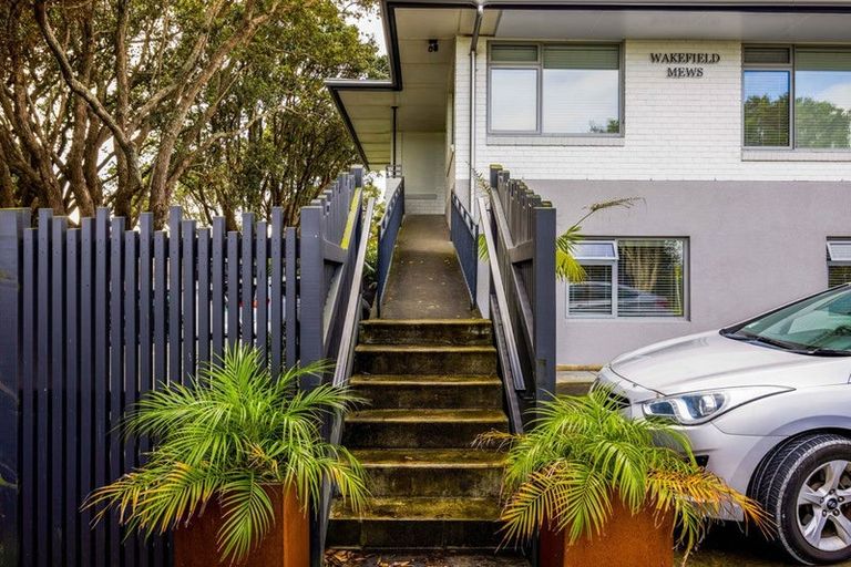 Photo of property in 2 Wakefield Street, Welbourn, New Plymouth, 4310