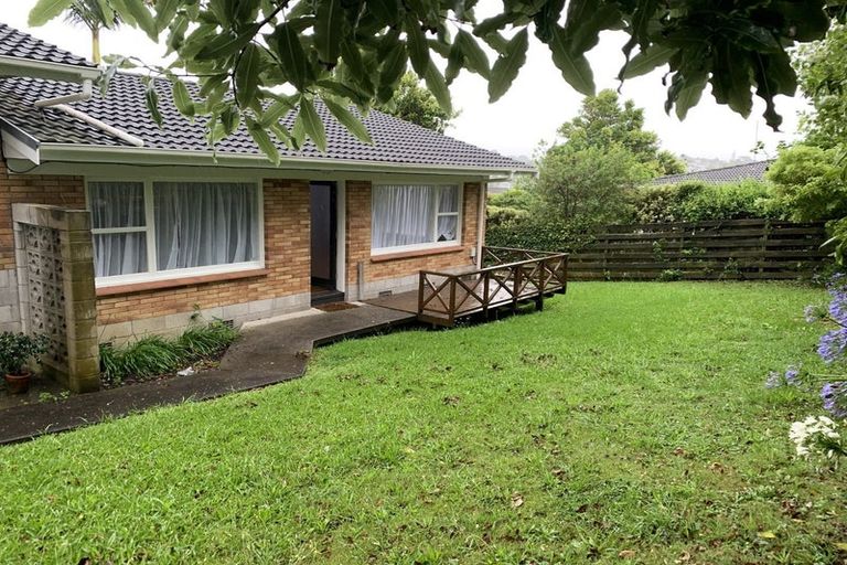 Photo of property in 2/30 Sunnynook Road, Sunnynook, Auckland, 0620