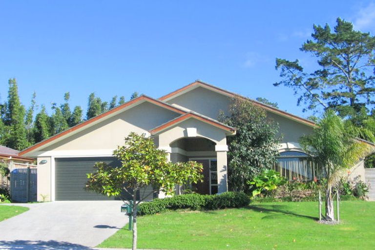 Photo of property in 96 Summerland Drive, Henderson, Auckland, 0612