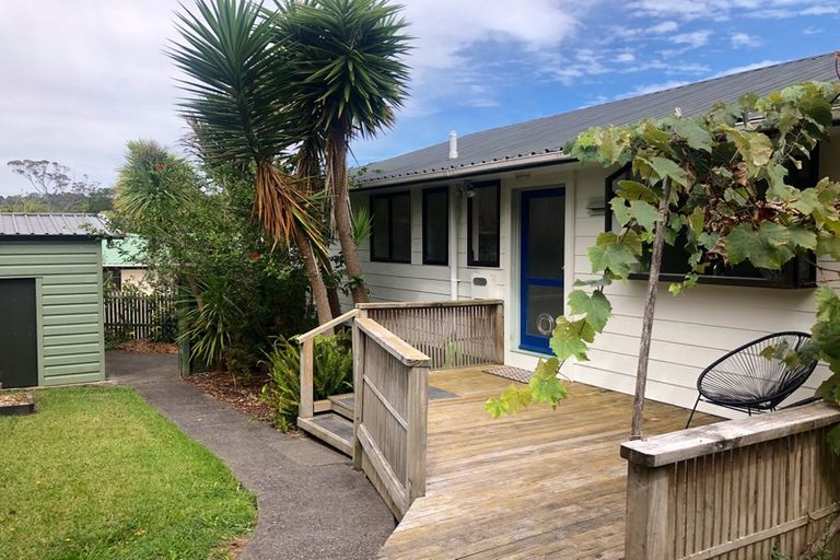 Photo of property in 99c Captain Scott Road, Glen Eden, Auckland, 0602