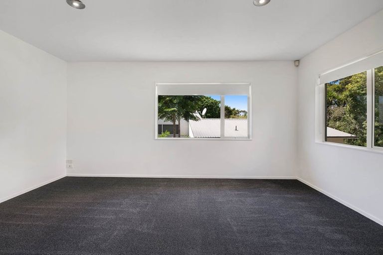 Photo of property in 9 Blue Heron Rise, Stanmore Bay, Whangaparaoa, 0932