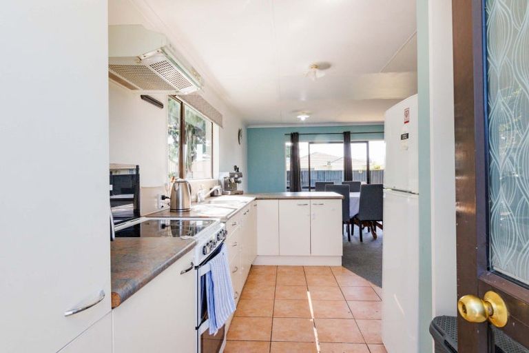 Photo of property in 18a Montrose Place, Takaro, Palmerston North, 4412