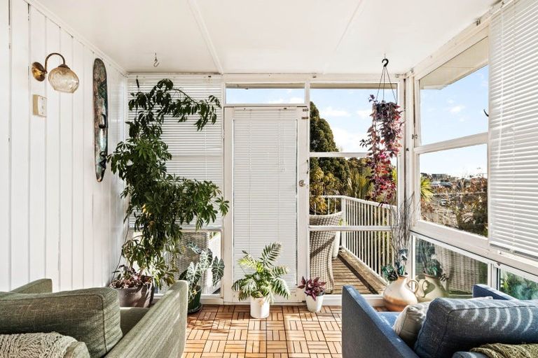 Photo of property in 1 Bonithon Avenue, Moturoa, New Plymouth, 4310