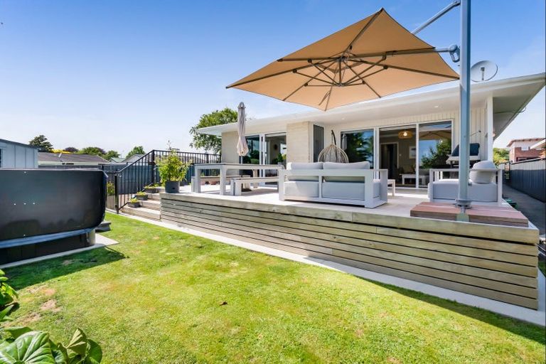 Photo of property in 64 Nevada Drive, Merrilands, New Plymouth, 4312