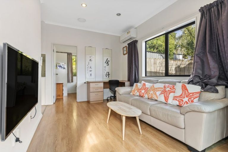 Photo of property in 54 Glennandrew Drive, Half Moon Bay, Auckland, 2012