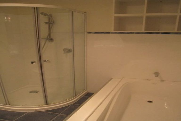 Photo of property in 25 Universal Drive, Henderson, Auckland, 0610