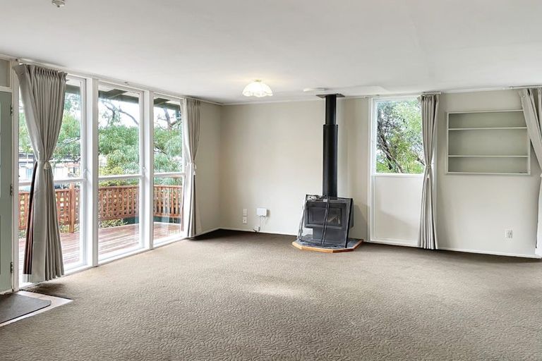 Photo of property in 31 Viewmont Drive, Harbour View, Lower Hutt, 5010