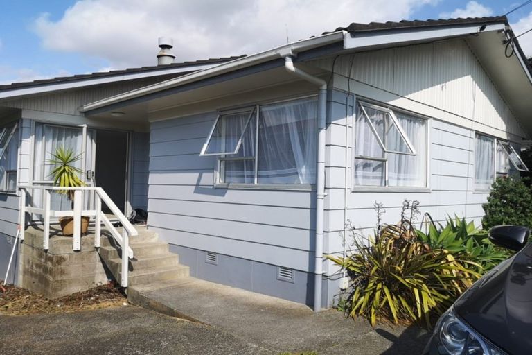 Photo of property in 73 Triangle Road, Massey, Auckland, 0614