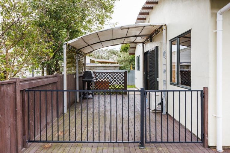 Photo of property in 2a Wellington Street, Feilding, 4702