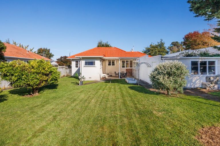 Photo of property in 6 Freyberg Street, Roslyn, Palmerston North, 4414