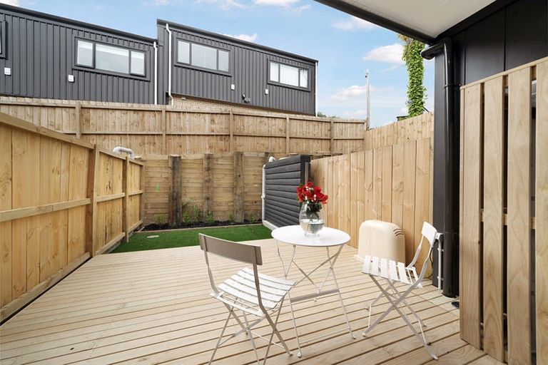 Photo of property in 9/52 Newington Road, Henderson, Auckland, 0612