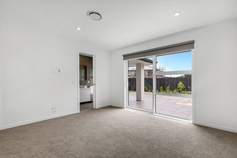 Photo of property in 43 Ken Douglas Drive, Aotea, Porirua, 5024