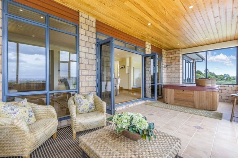 Photo of property in 1 Michael Bosher Way, Flat Bush, Auckland, 2019