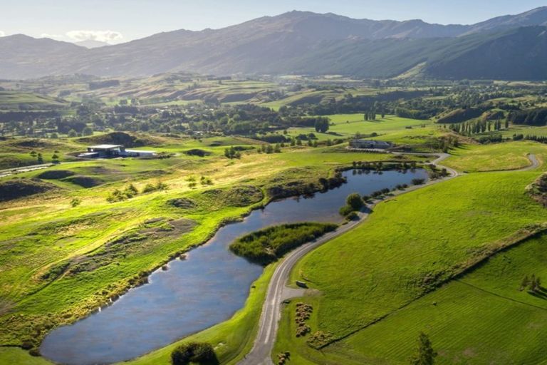 Photo of property in 2 Caldwell Lane, Lake Hayes, Queenstown, 9371