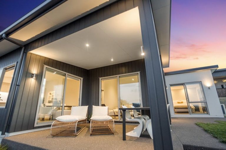 Photo of property in 16 Te Kaka Place, Omokoroa, 3114