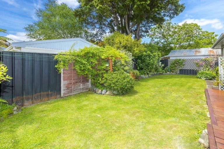Photo of property in 8 Henry Street, Ebdentown, Upper Hutt, 5018