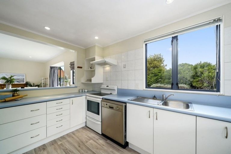 Photo of property in 20 Realm Drive, Paraparaumu, 5032