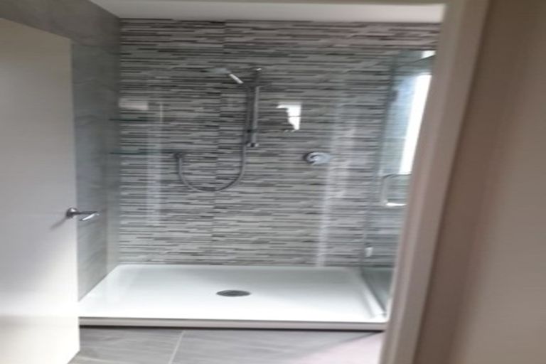 Photo of property in 2f Oxford Road, Manurewa, Auckland, 2102