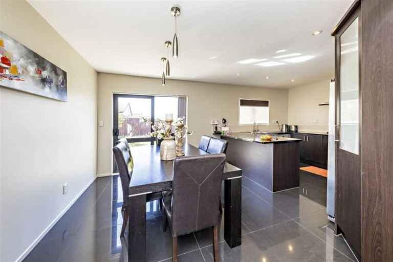 Photo of property in 21 Hansen Place, Takanini, 2112