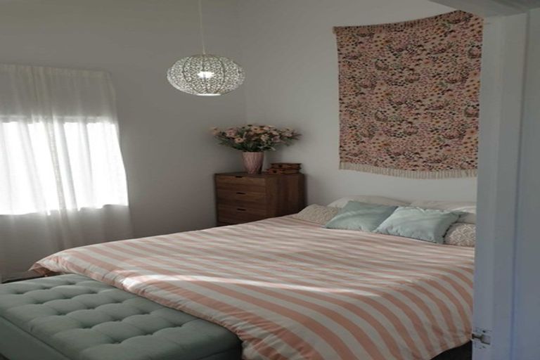 Photo of property in 1/28 Kestrel Heights, Arkles Bay, Whangaparaoa, 0932