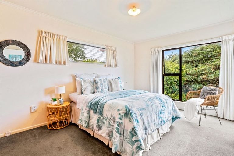 Photo of property in 94 Mana Esplanade, Paremata, Porirua, 5026