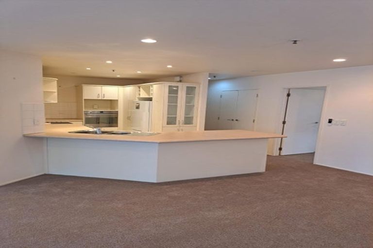 Photo of property in Mon Desir Apartments, 173 Hurstmere Road, Takapuna, Auckland, 0622