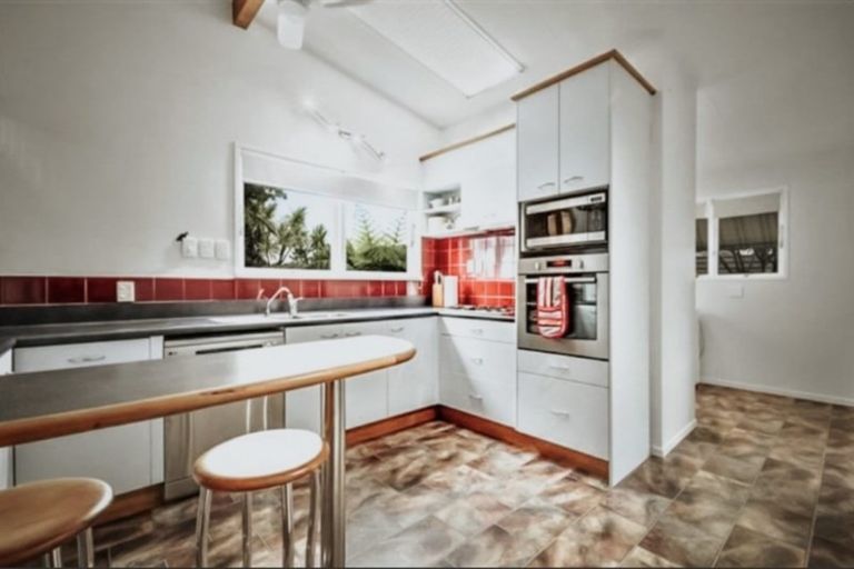 Photo of property in 345 Devonport Road, Tauranga, 3110