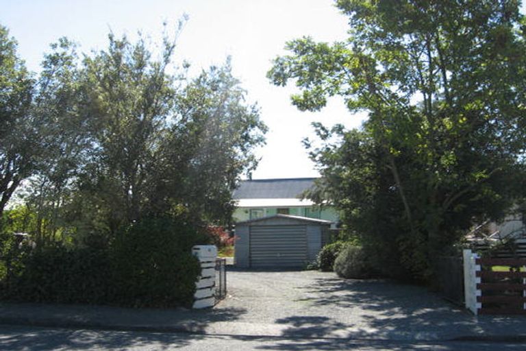 Photo of property in 28 Saint Leonards Road, Temuka, 7920