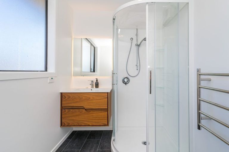 Photo of property in 39 Shandon Road, Vauxhall, Dunedin, 9013