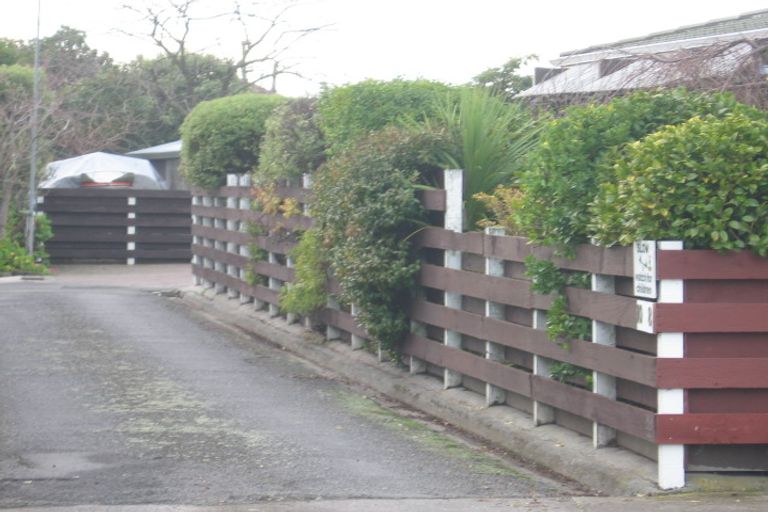 Photo of property in 10 Corwen Place, Mayfair, Hastings, 4122