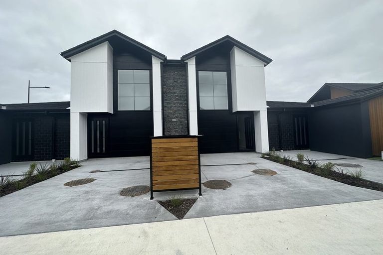 Photo of property in 6 Kumerahou Street, Kumeu, 0810
