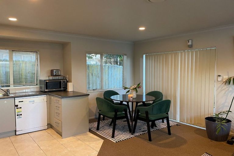 Photo of property in 11 Orbit Place, Flat Bush, Auckland, 2019