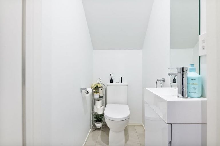 Photo of property in 32a Titoki Street, Te Atatu Peninsula, Auckland, 0610