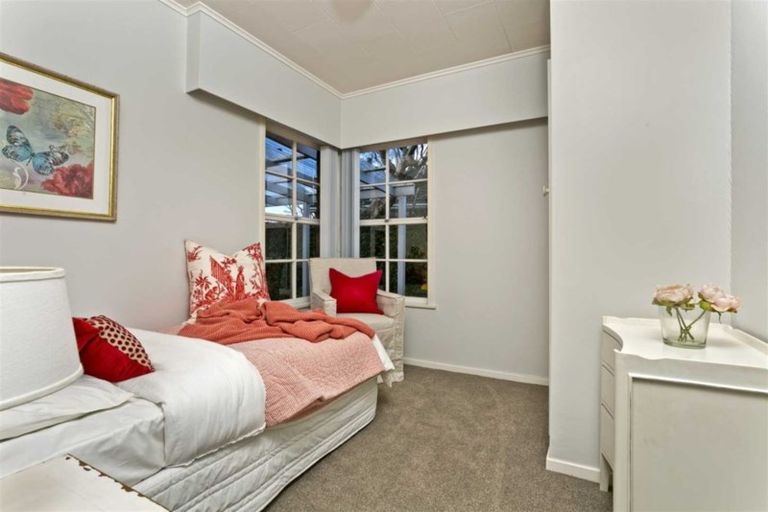 Photo of property in 35 Northumberland Avenue, Belmont, Auckland, 0622