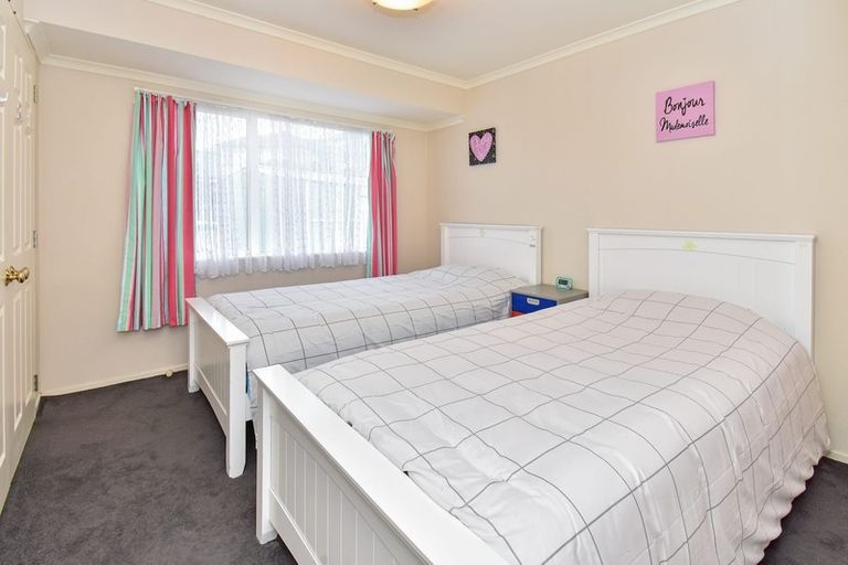 Photo of property in 32 Ewhurst Place, Goodwood Heights, Auckland, 2105