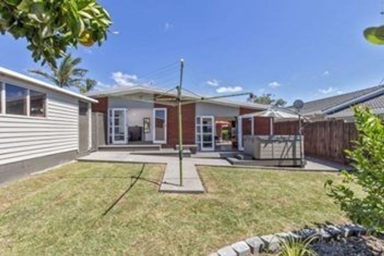 Photo of property in 4 Quibray Place, Botany Downs, Auckland, 2010