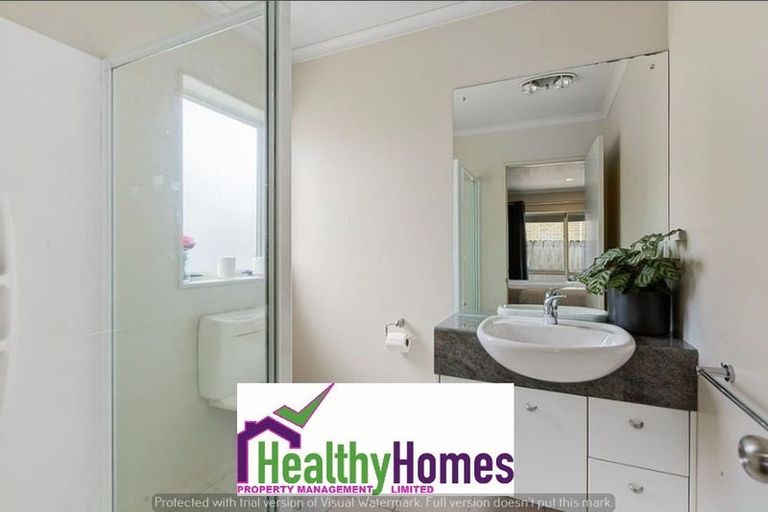 Photo of property in 10 Peachstone Lane, Henderson, Auckland, 0612