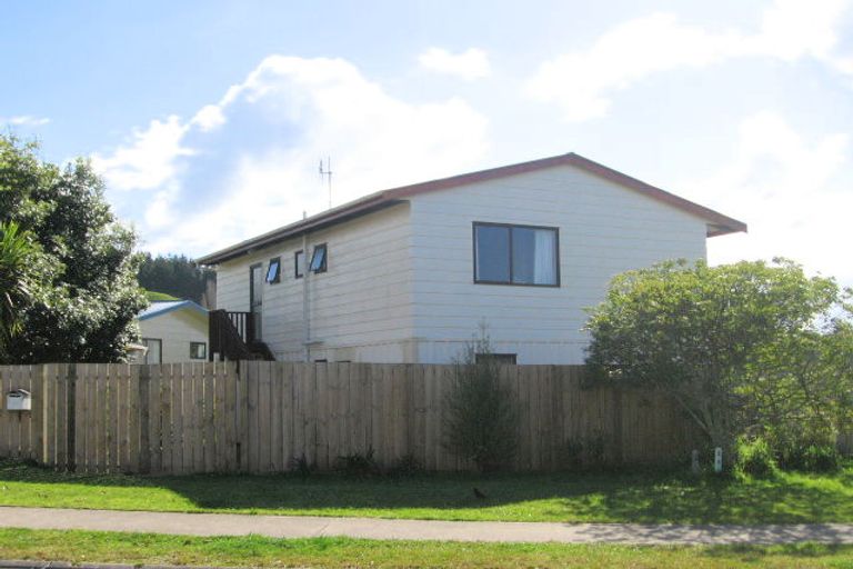 Photo of property in 102 Durrant Drive, Whangamata, 3620