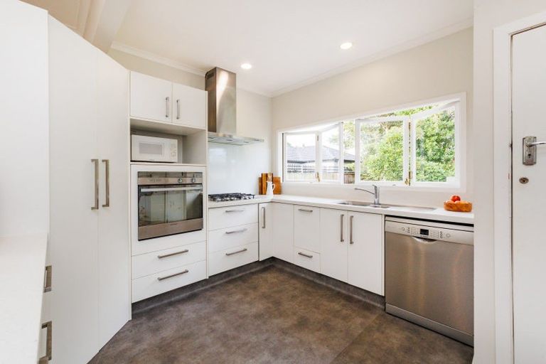 Photo of property in 17 Manawatu Street, Hokowhitu, Palmerston North, 4410