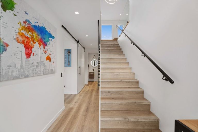 Photo of property in 3b Wallace Place, Westown, New Plymouth, 4310