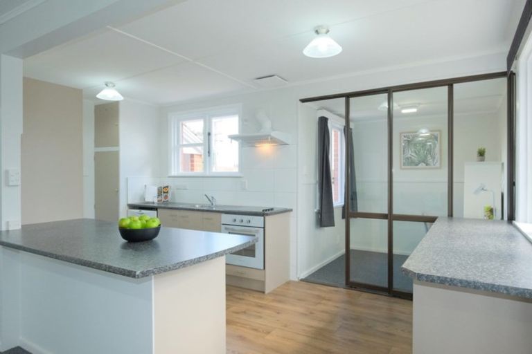 Photo of property in 14 Burgess Street, Green Island, Dunedin, 9018