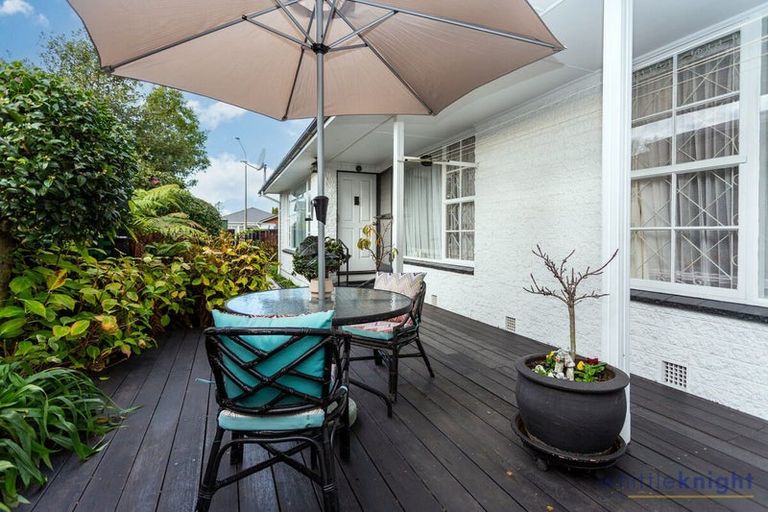 Photo of property in 11 Straven Road, Riccarton, Christchurch, 8011