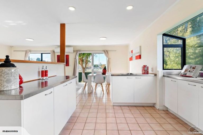 Photo of property in 2/106 Seymour Road, Sunnyvale, Auckland, 0612