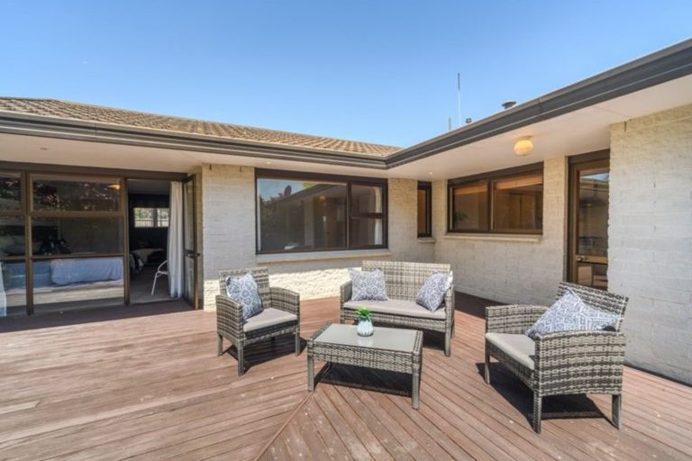 Photo of property in 22 Aintree Crescent, Awapuni, Palmerston North, 4412