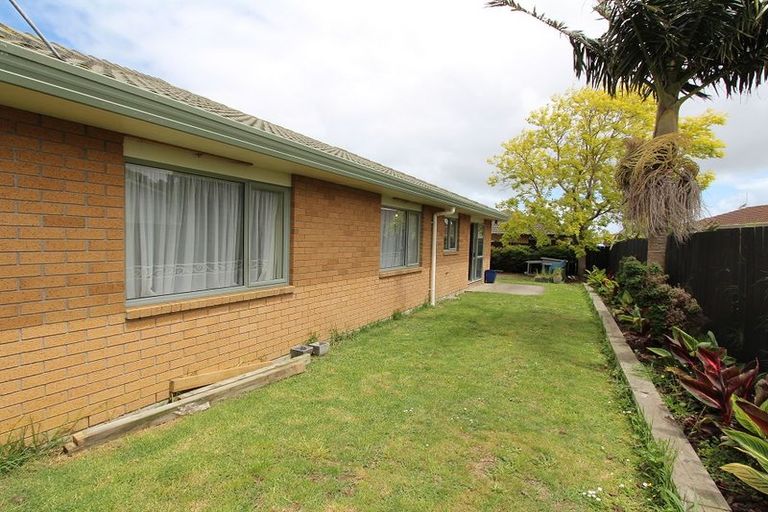 Photo of property in 16 Rebecca Rise, Weymouth, Auckland, 2103