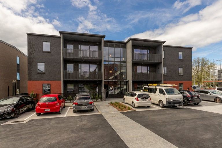 Photo of property in 202/36c Greenslade Crescent, Northcote, Auckland, 0627