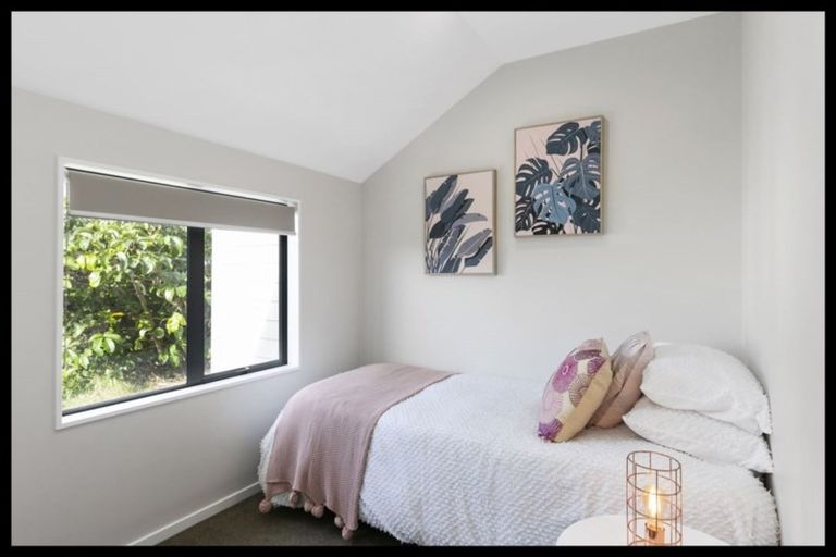 Photo of property in 2/25 Hollies Crescent, Johnsonville, Wellington, 6037