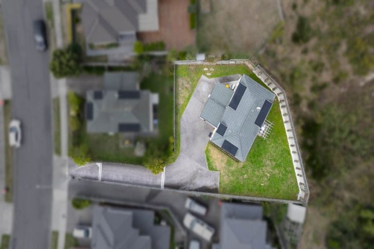 Photo of property in 70 Erlestoke Crescent, Churton Park, Wellington, 6037