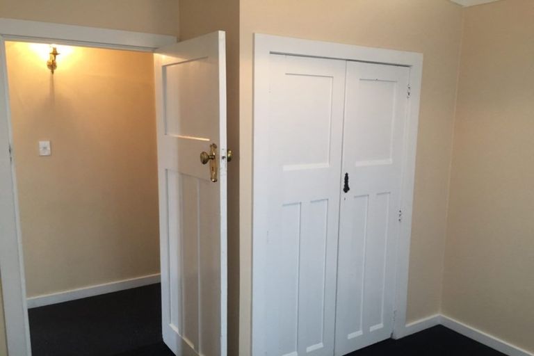 Photo of property in 2 Chaucer Road, Hospital Hill, Napier, 4110