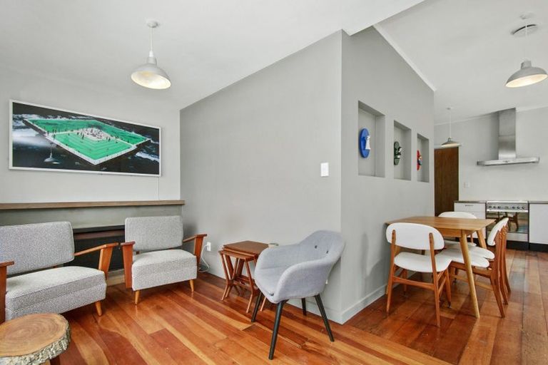 Photo of property in 211 Marine Parade, Seatoun, Wellington, 6022